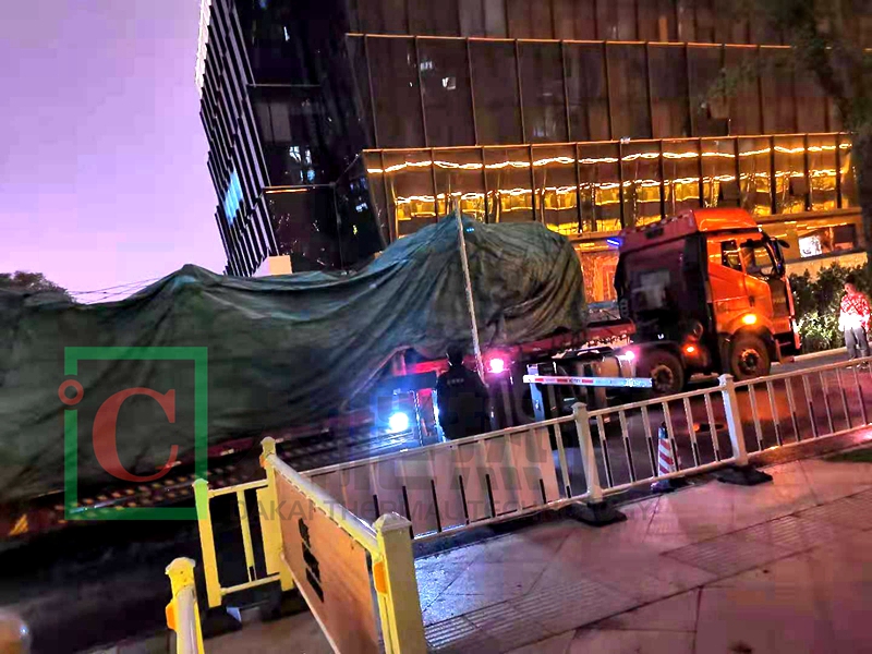 万豪酒店锅炉到货现场.jpg