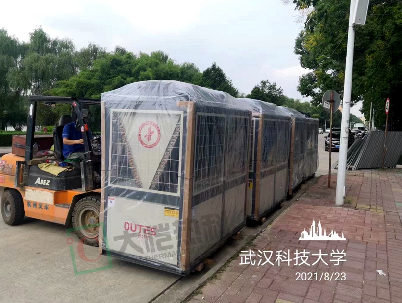 空气能热水机组.jpg